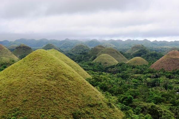 Die Magie der Chocolate Hills auf Bohol