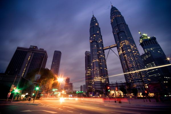 Das Beste aus Kuala Lumpur: Von den Petronas Towers bis zur Streetfood-Szene