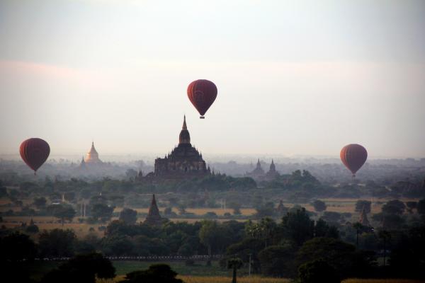 Heißluftballons über Bagan: Ein Erlebnis der Extraklasse